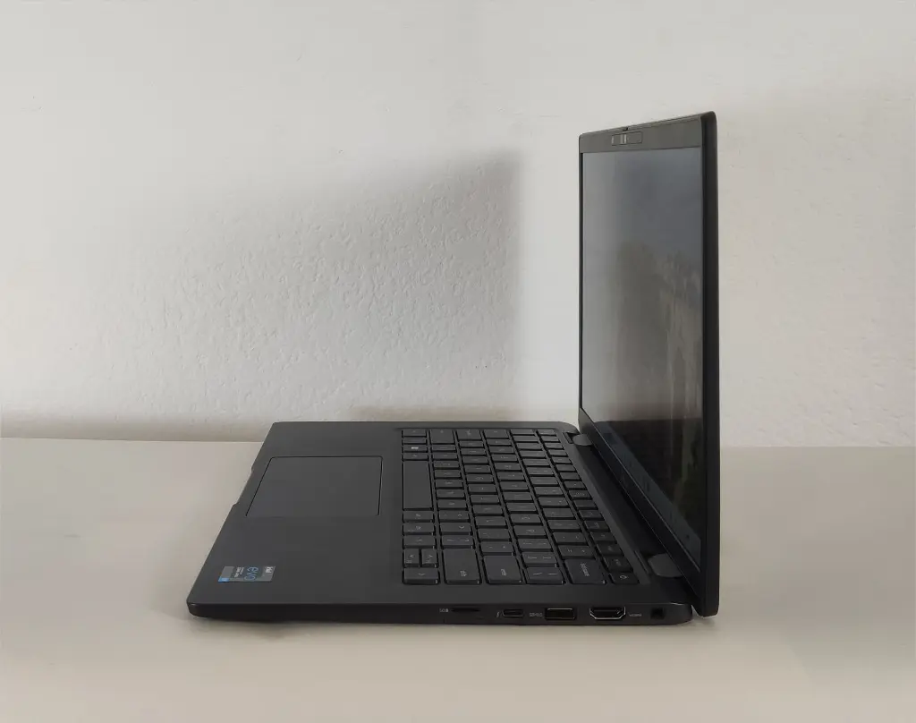 Dell Latitude 7420 Laptop - R.webp