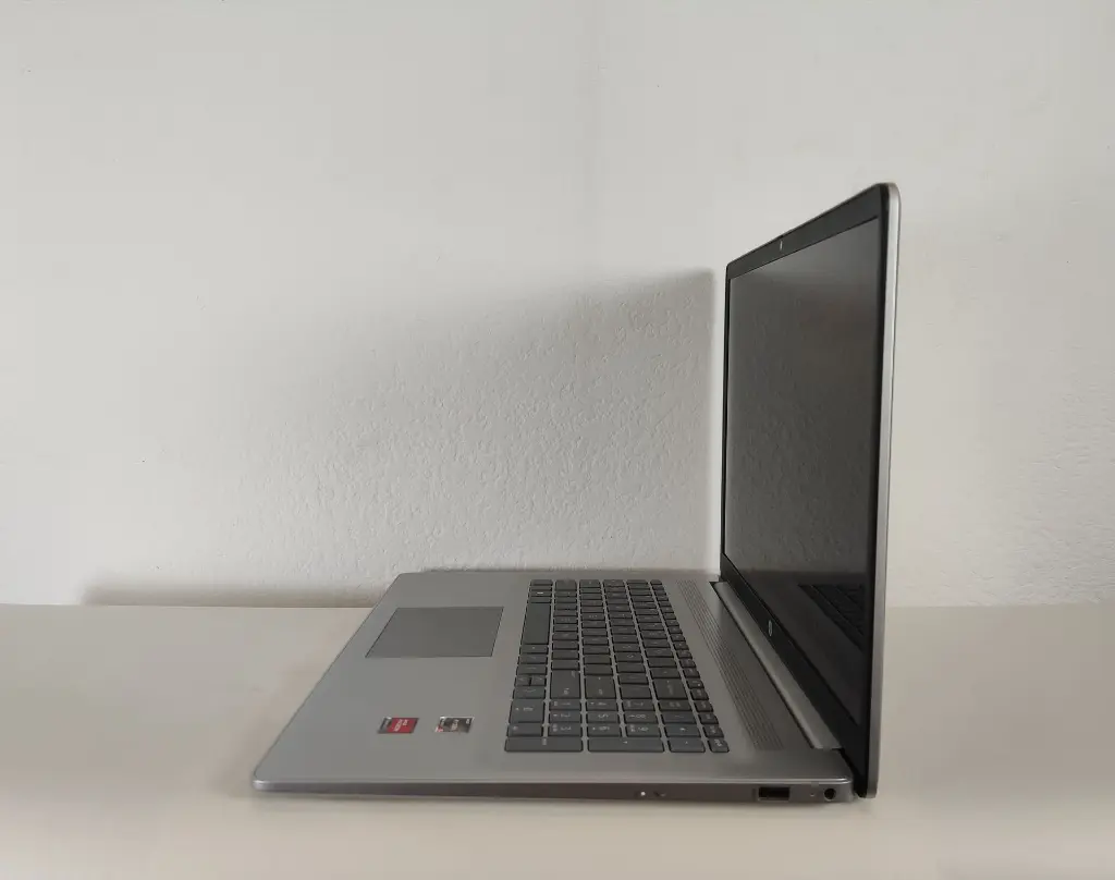 HP Laptop 17-cp3035cl - R.webp
